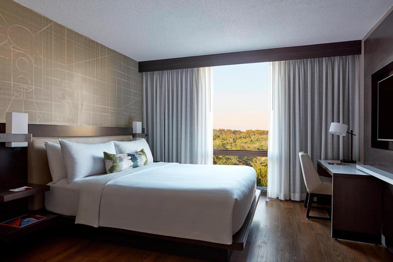 Bethesda Marriott Hotel Exterior photo