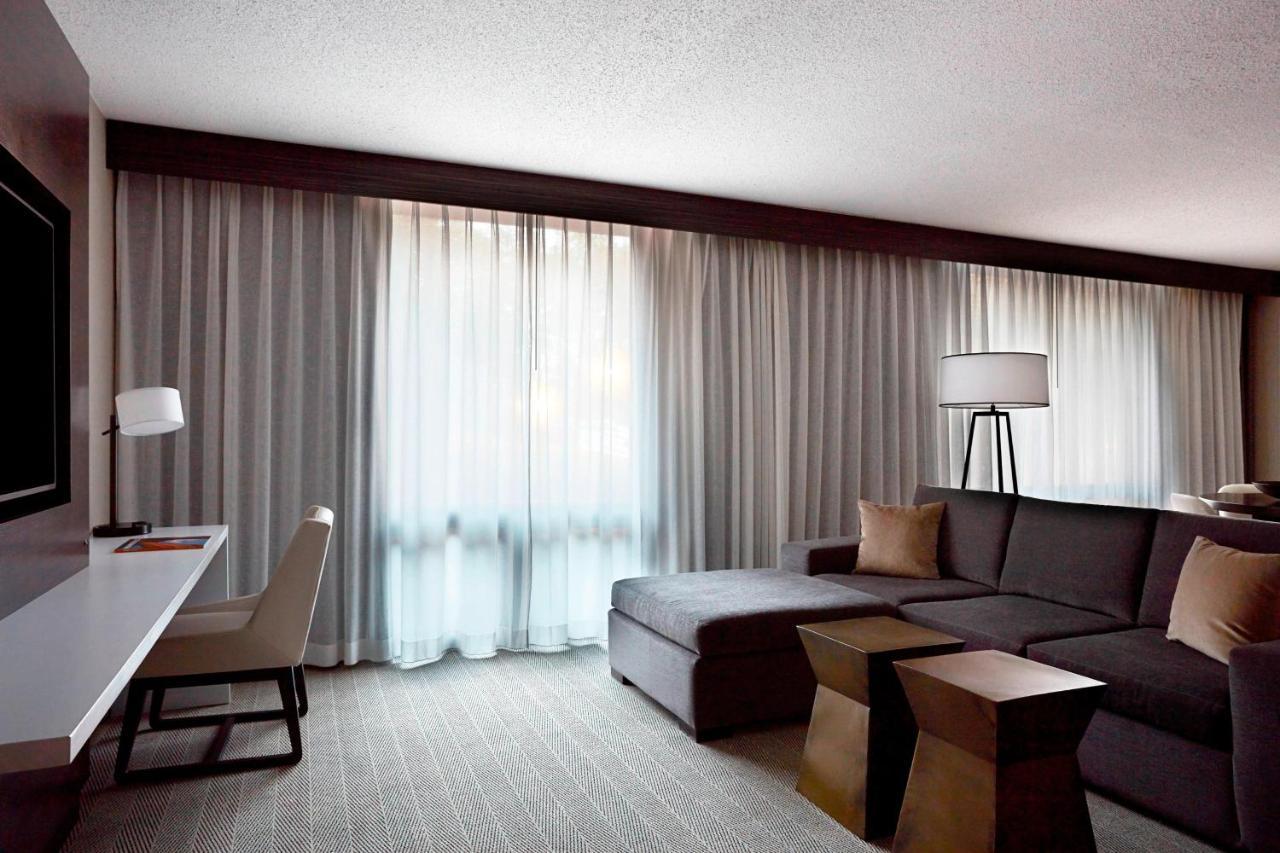 Bethesda Marriott Hotel Exterior photo
