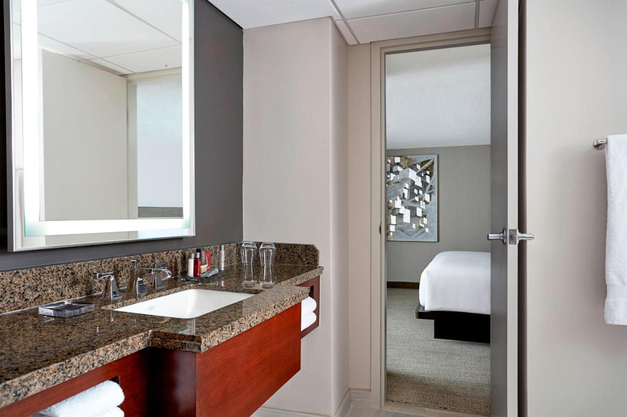 Bethesda Marriott Hotel Exterior photo