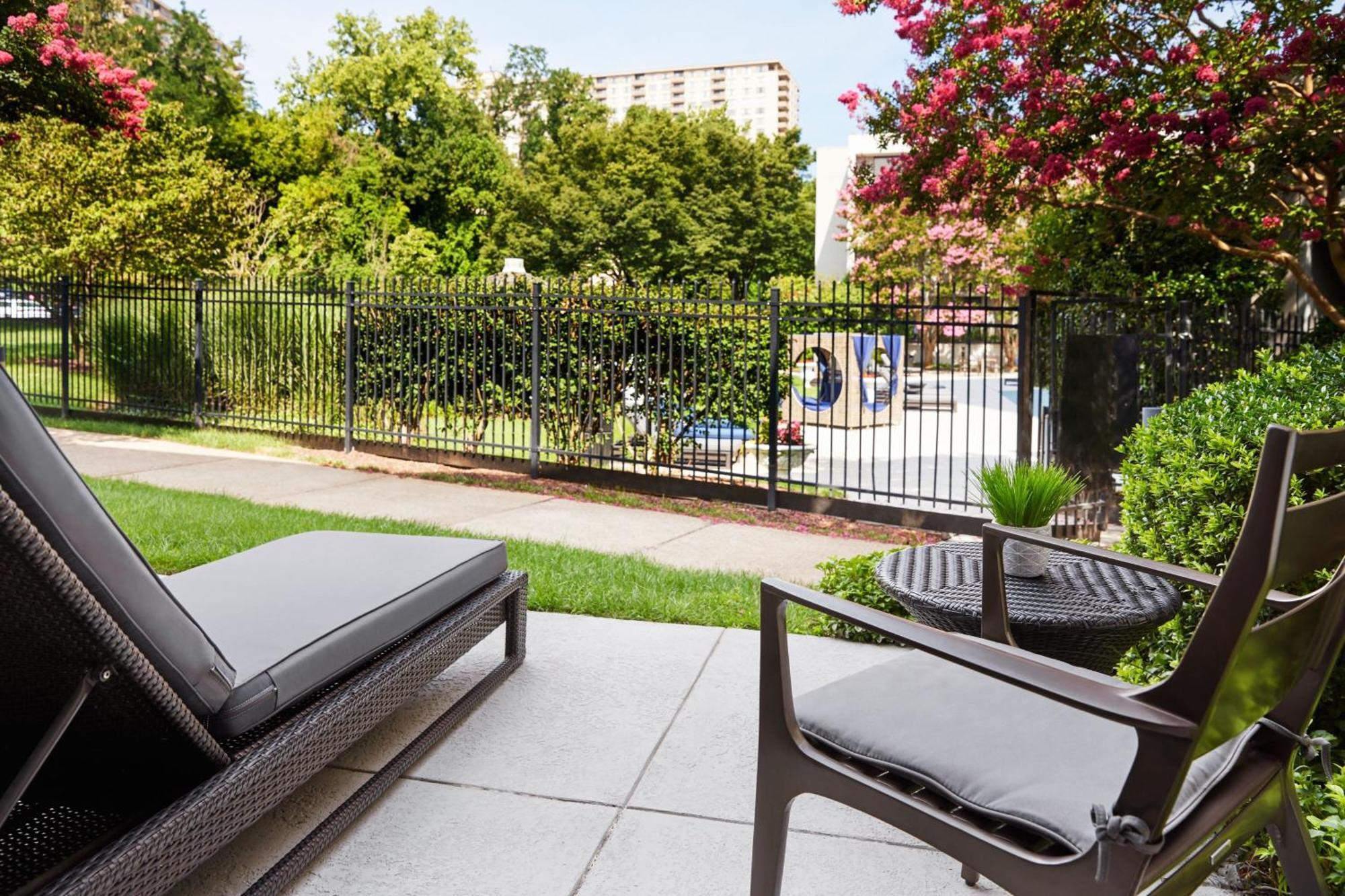 Bethesda Marriott Hotel Exterior photo