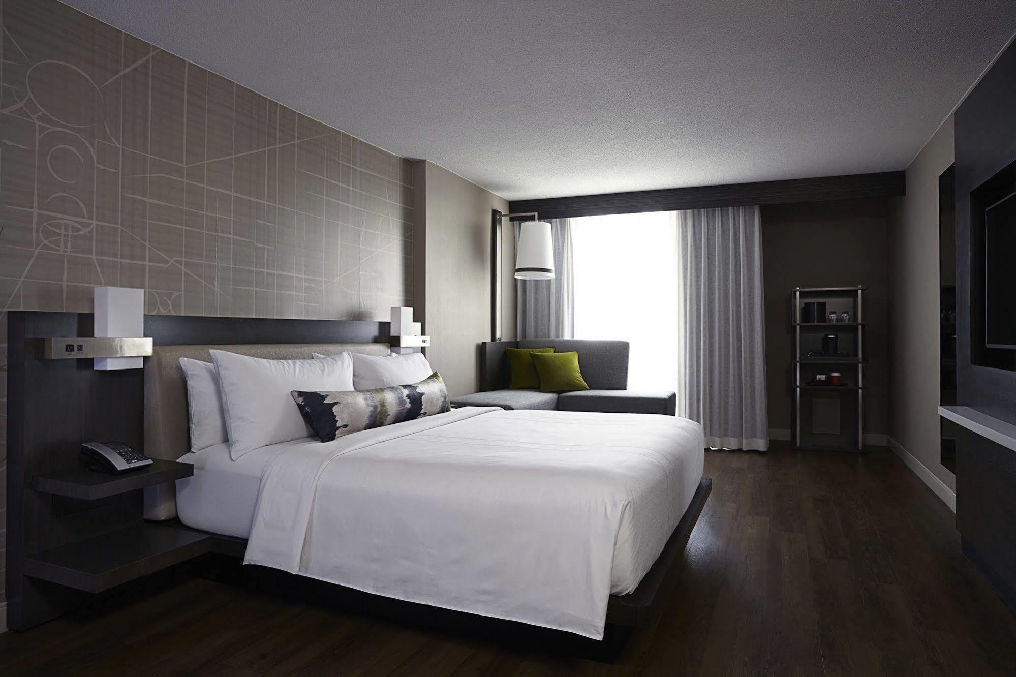 Bethesda Marriott Hotel Exterior photo